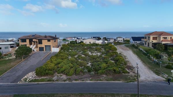 1 020 m² Land