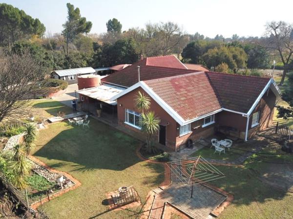 4.3 ha Smallholding