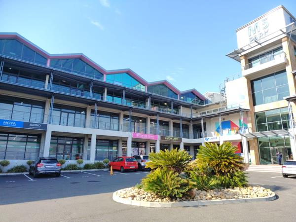 390 m² Commercial space