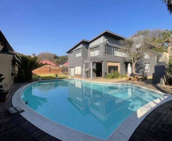 5 Bedroom House