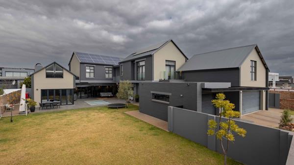 5 Bedroom House