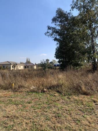 1 097 m² Land