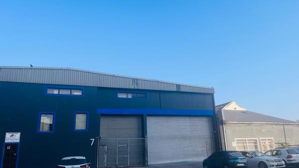 1 400 m² Industrial space