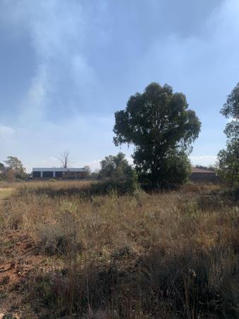 1 096 m² Land
