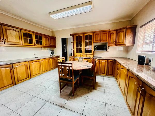 5 Bedroom House