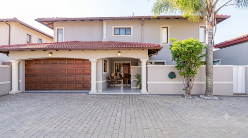 4 Bedroom Townhouse