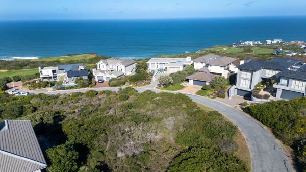 1 112 m² Land