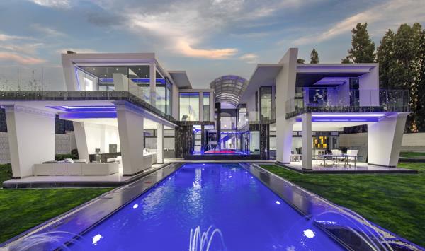 9 Bedroom House