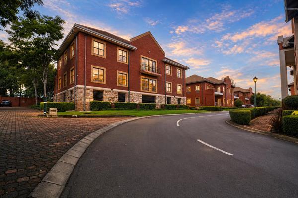 685 m² Office Space