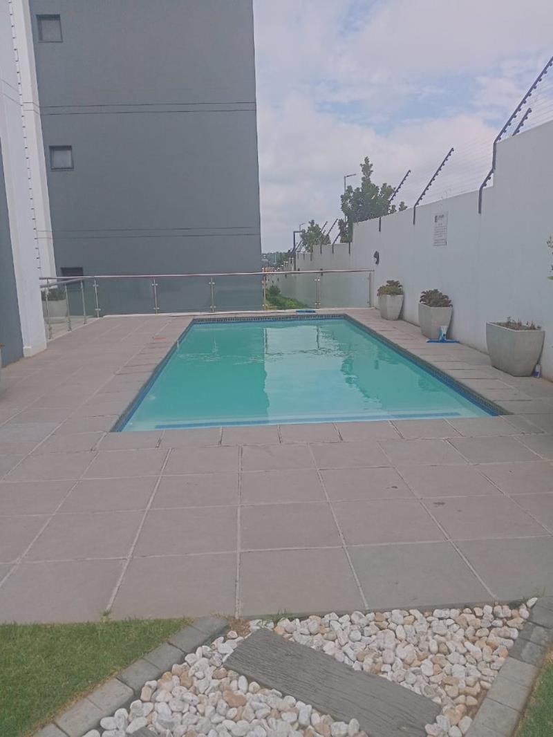 2 Bedroom Apartment in Carlswald Estate