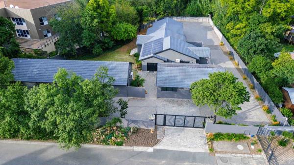 5 Bedroom House