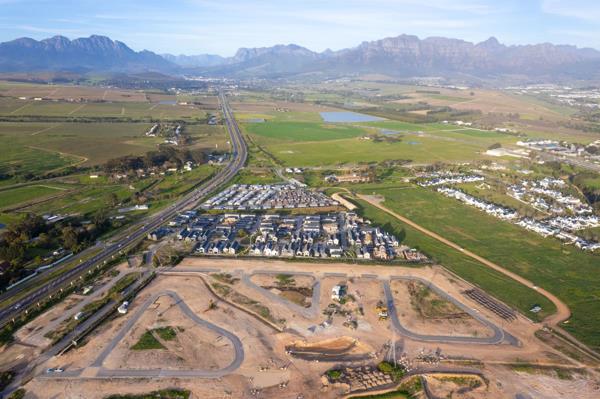 338 m² Land