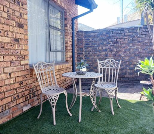 1 Bedroom Garden Cottage