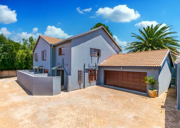 6 Bedroom House