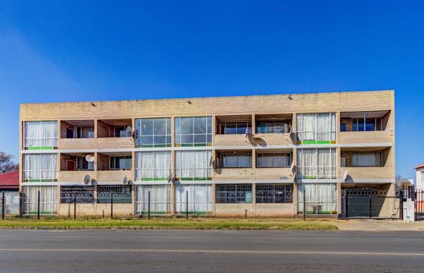 1 296 m² Commercial space