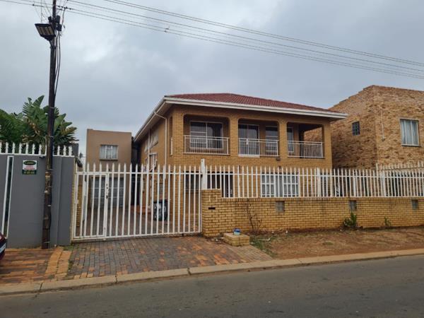 12 Bedroom House