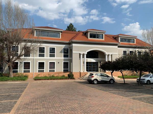 325.9 m² Office Space