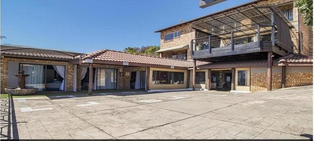 10 Bedroom, Bed and Breakfast