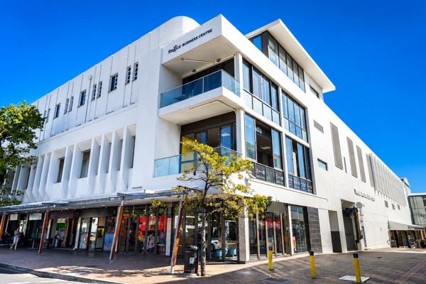 852 m² Office Space