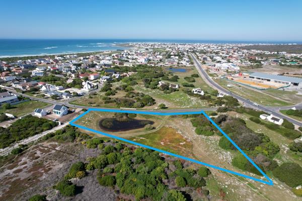 4 563 m² Land