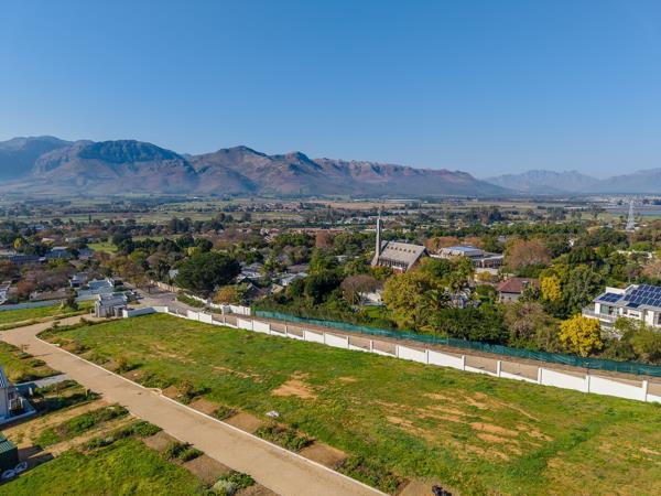 731 m² Land