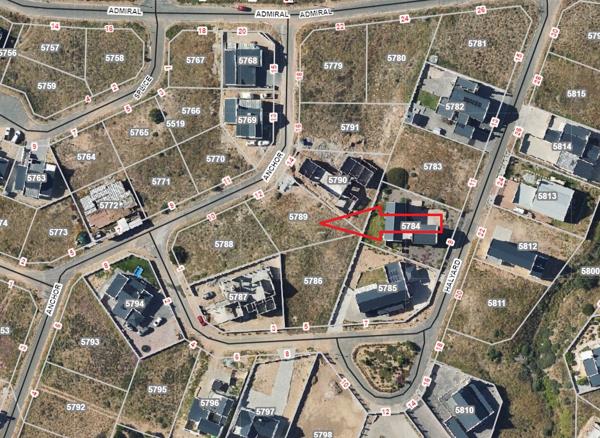 698 m² Land