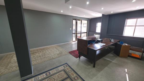 242 m² Commercial space
