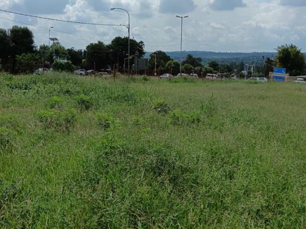 4 593 m² Land