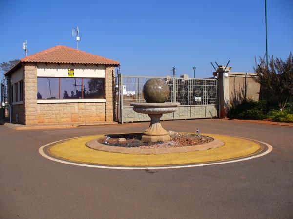 5 000 m² Land