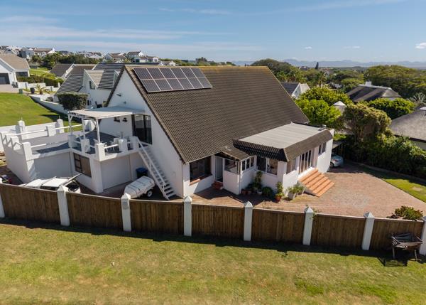 6 Bedroom House