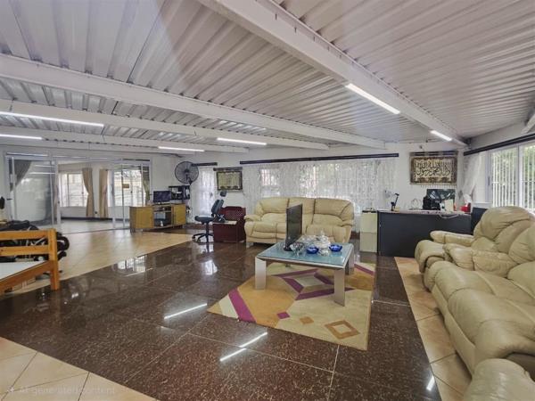 6 Bedroom House