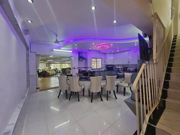 6 Bedroom House