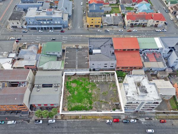 1 215 m² Land