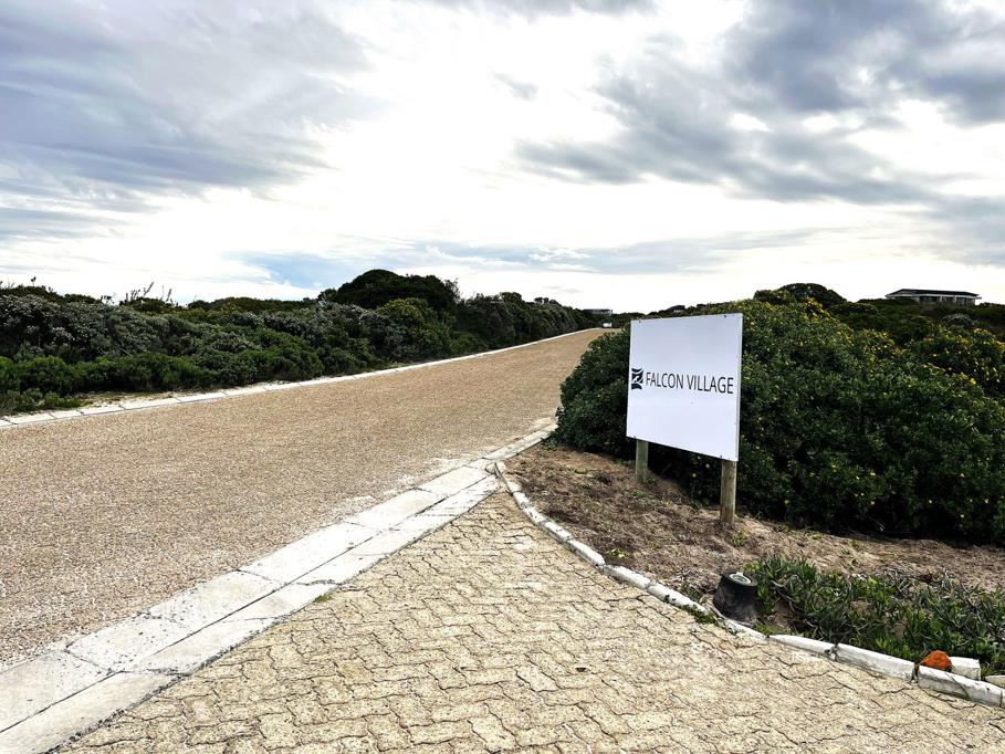 673 m² Land