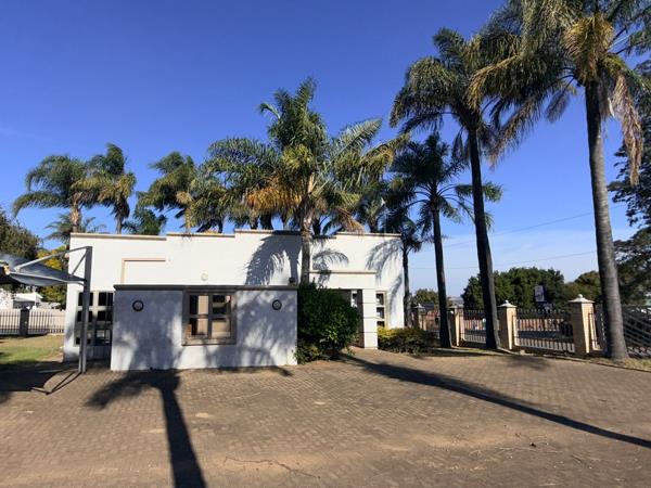 1 017 m² Land