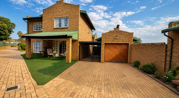 4 Bedroom Townhouse