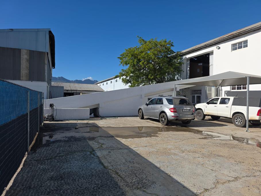 282 m² Commercial space