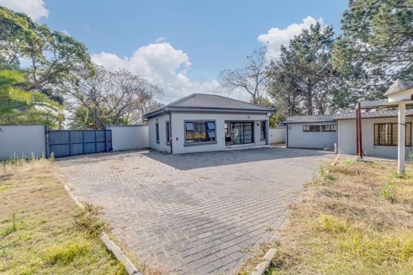 1 907 m² Land