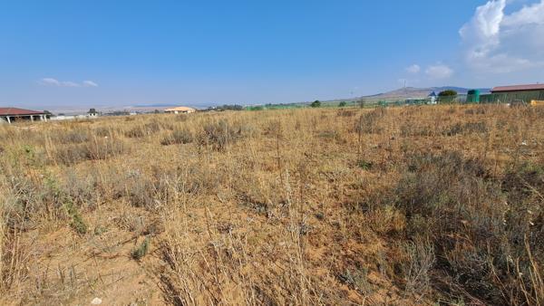 1 115 m² Land