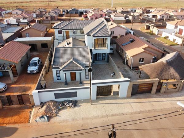 9 Bedroom House