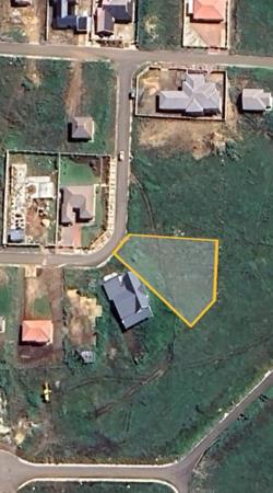 985 m² Land