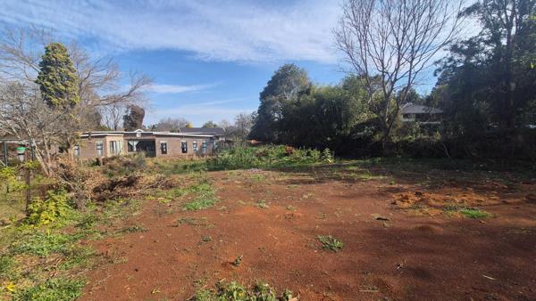 1 018 m² Land