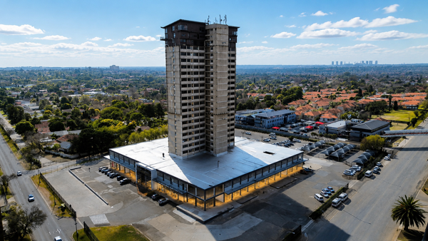 4 400 m² Retail Space