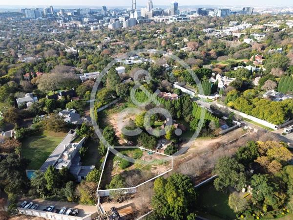 1 230 m² Land