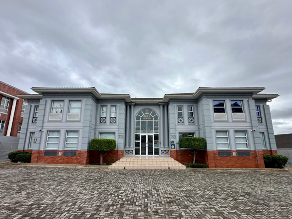 300 m² Commercial space