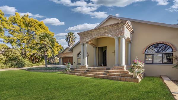 6 Bedroom House