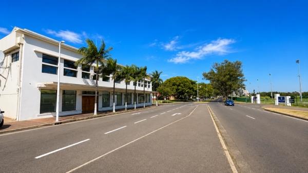 1 196 m² Commercial space