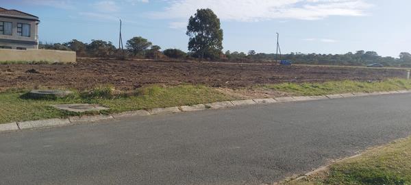 1 086 m² Land