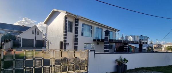6 Bedroom House