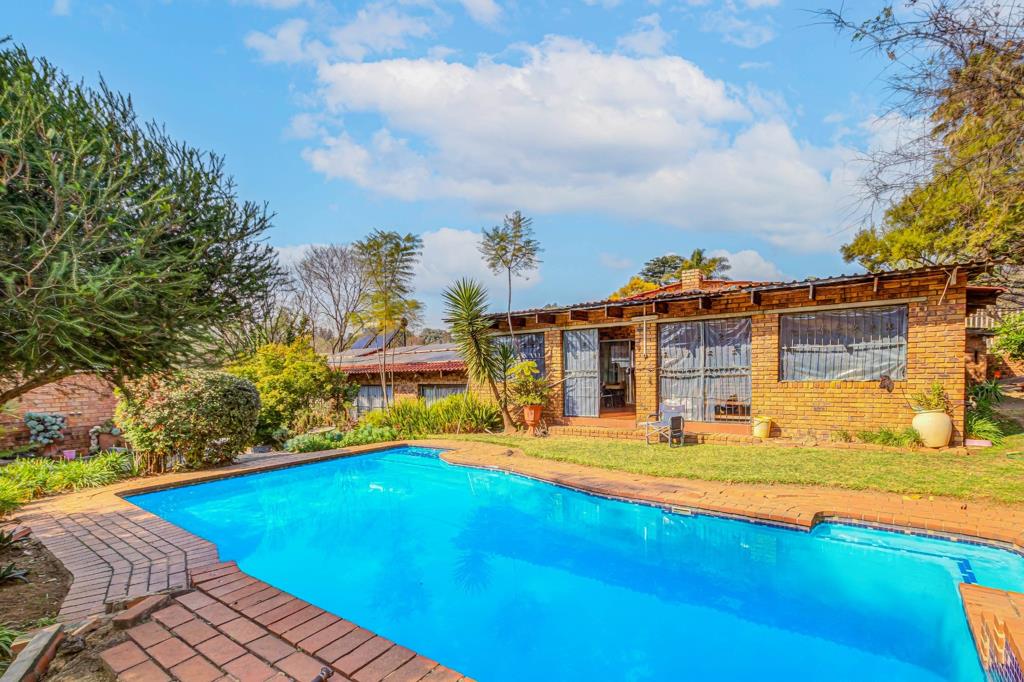 12 Bedroom House
